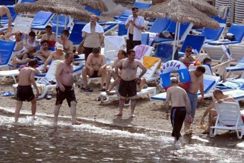 Plajda haşema- çoraplı görüntüler