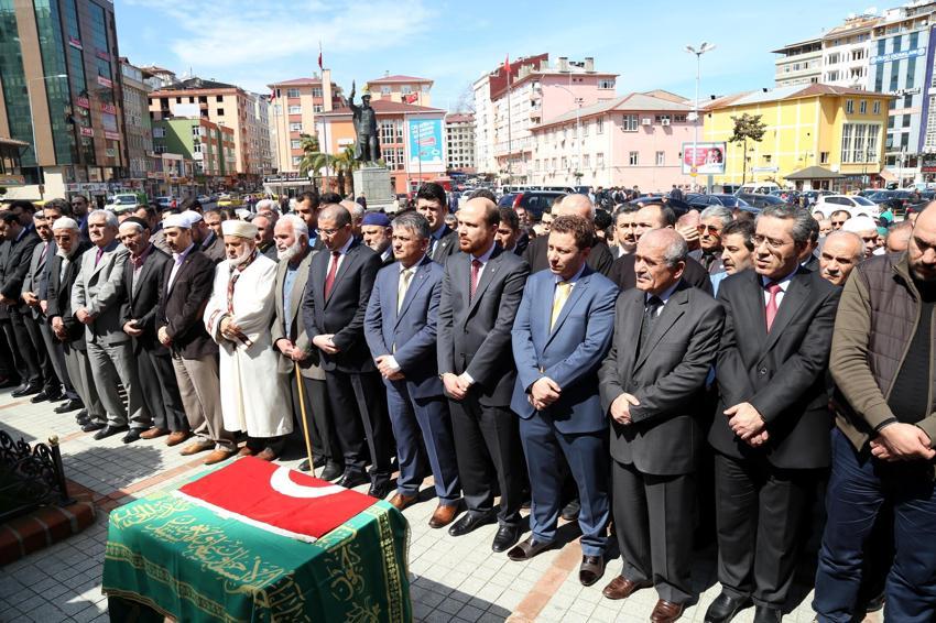 Bilal Erdoğan savcı Kiraz için gıyabi cenaze namazı kıldı