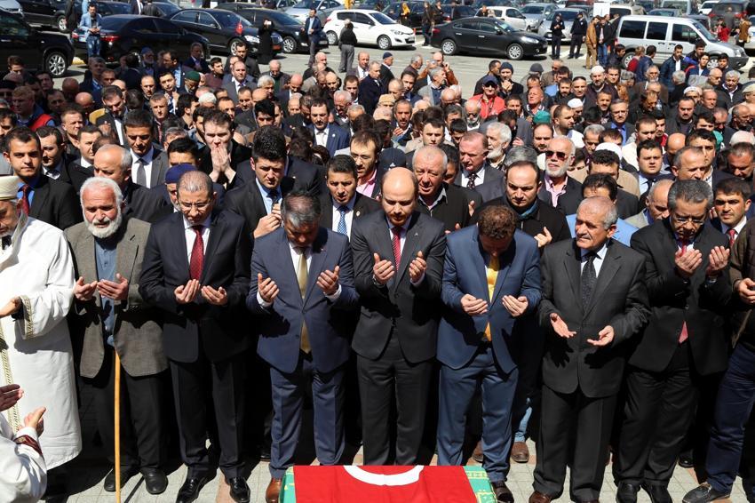 Bilal Erdoğan savcı Kiraz için gıyabi cenaze namazı kıldı