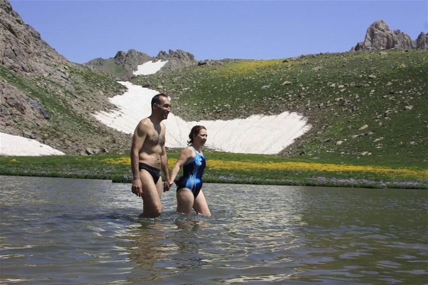Cilo Dağı'nda yüzdüler