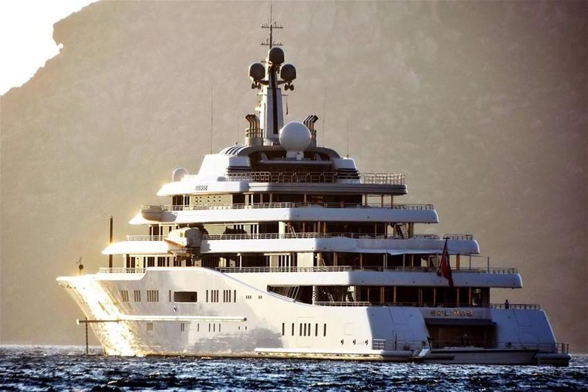 Ünlü milyarder Bodrum'da!