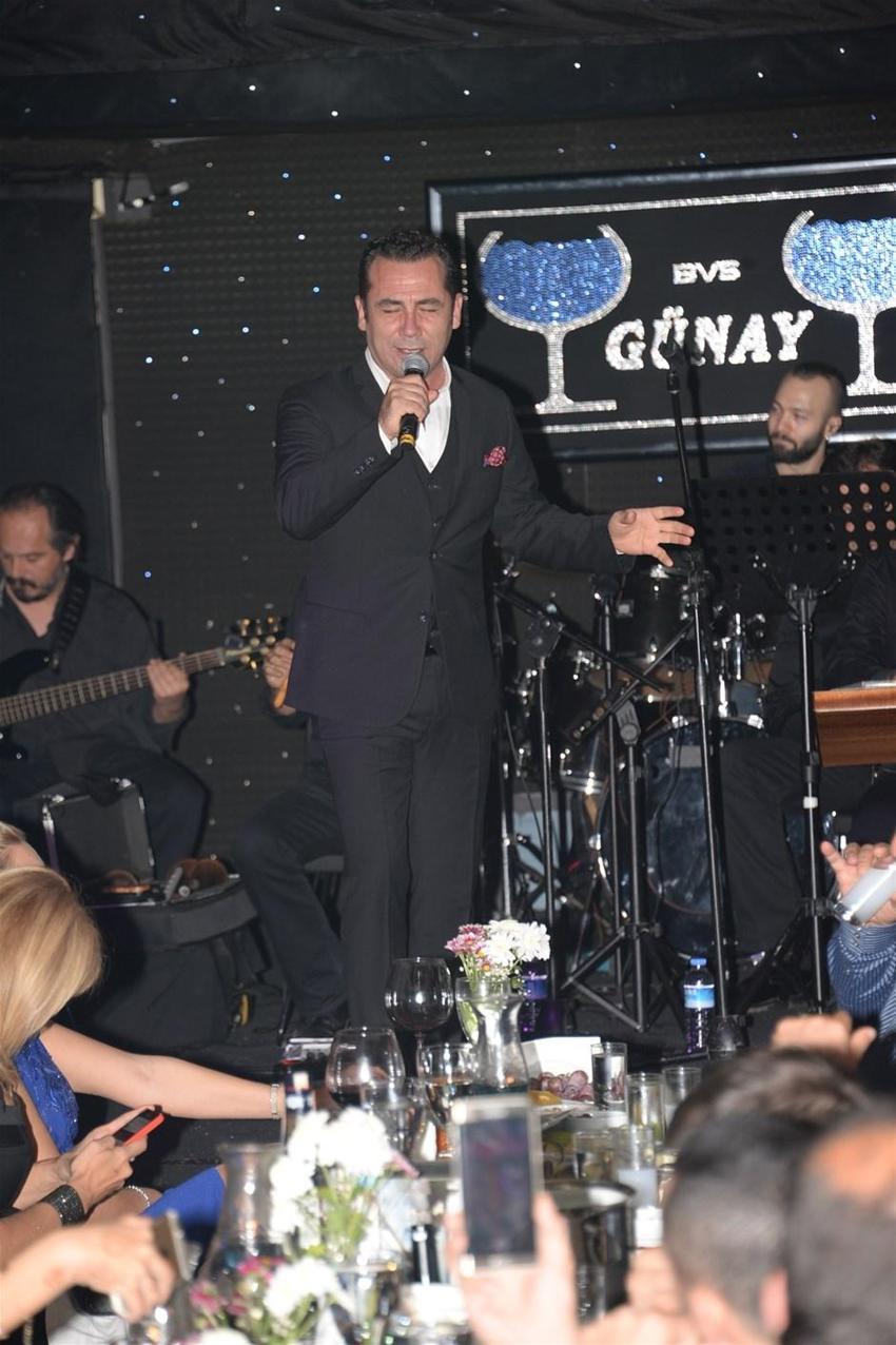 Aşk doktoru büyüledi