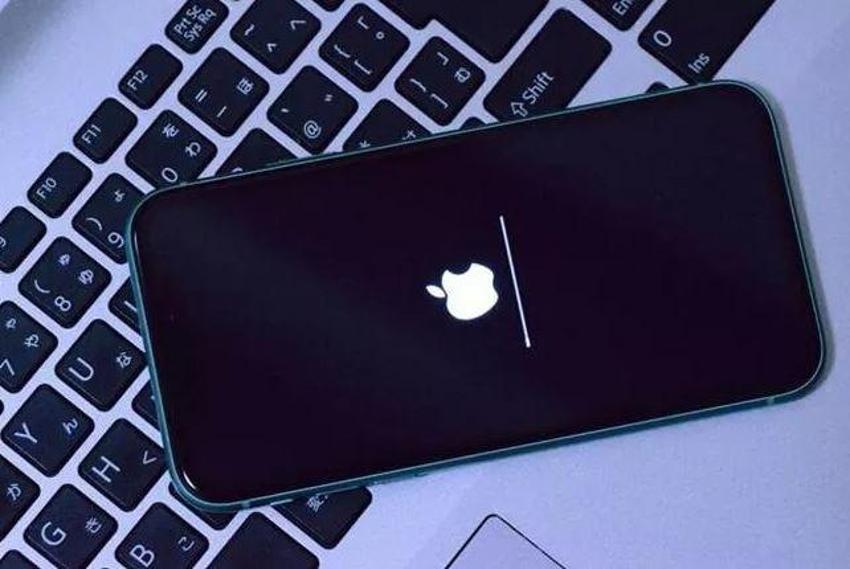 Merakla beklenen iPhone 13'ün fiyatı ve renkleri ortaya çıktı!