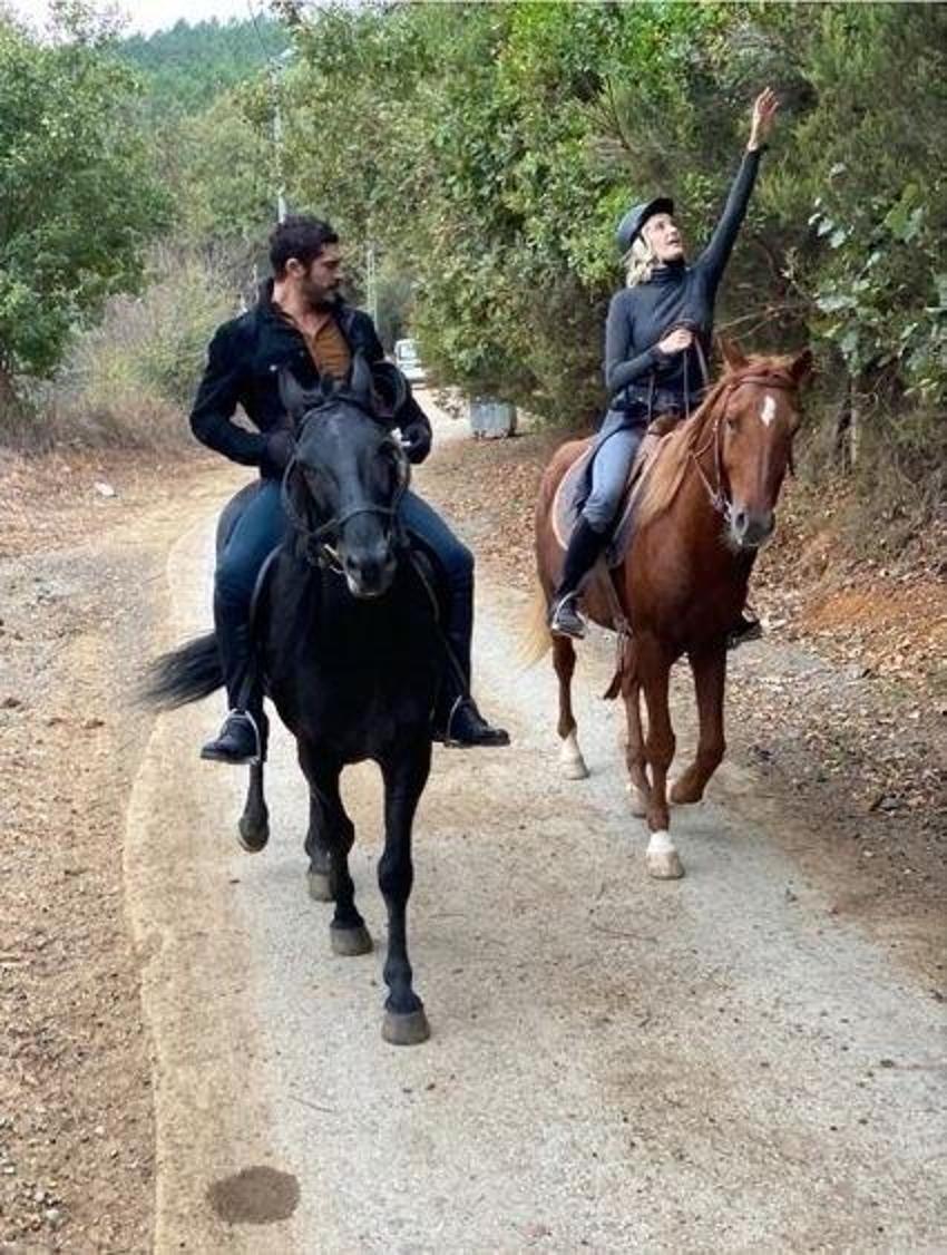 Didem Soydan ve Burak Deniz'den aşk pozu!