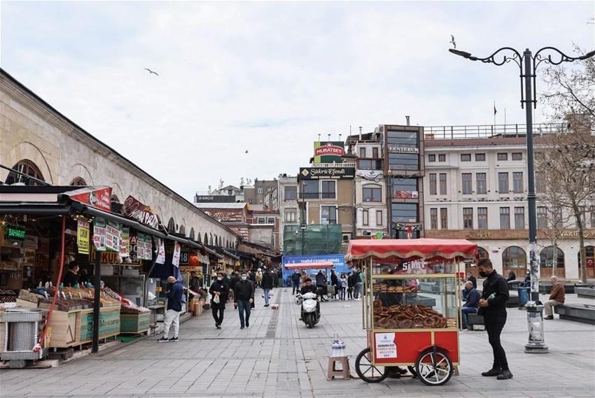Hafta içi hafta sonu sokağa çıkma yasaklarıyla ilgili flaş karar! Yasaklar kalktı ama...