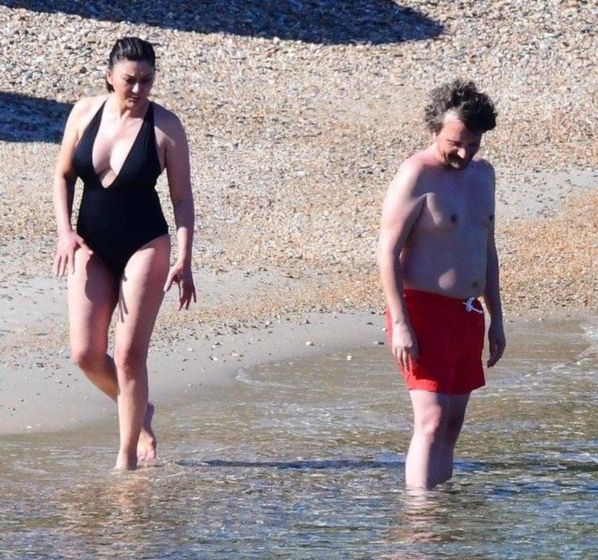 Nurgül Yeşilçay - Necati Kocabay çifti denizde aşka geldi