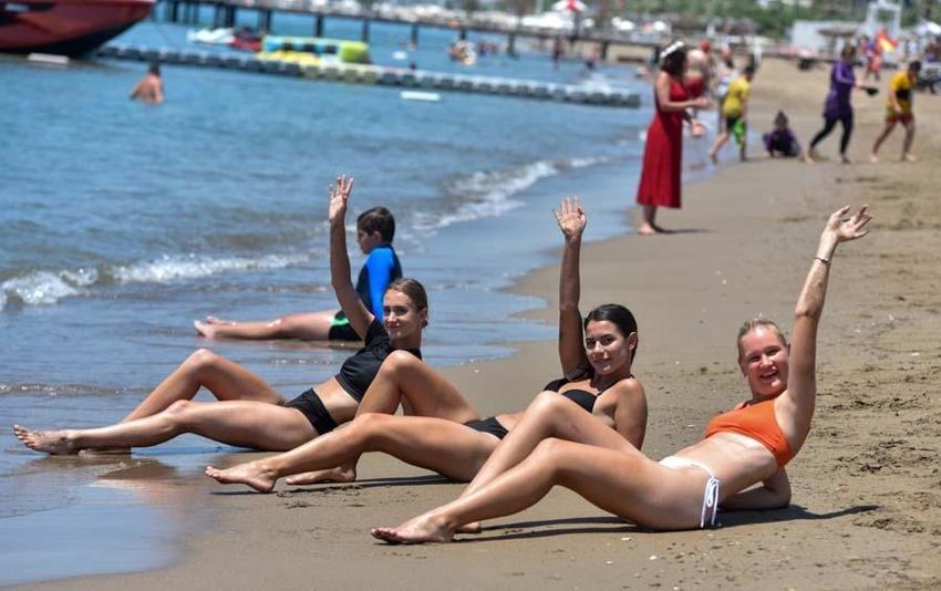 Rus turistler sahillere indi! 'Her şey çok güzel'