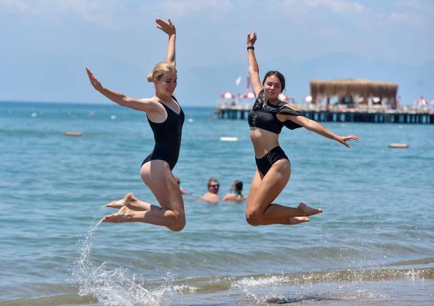 Rus turistler sahillere indi! 'Her şey çok güzel'