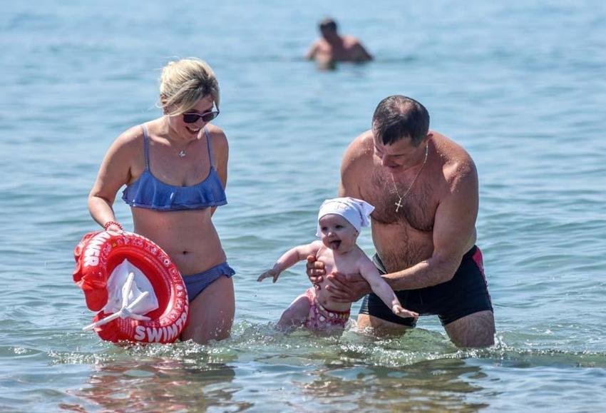 Rus turistler sahillere indi! 'Her şey çok güzel'