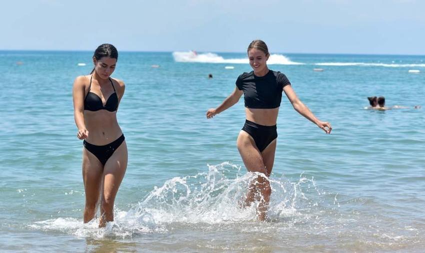 Rus turistler sahillere indi! 'Her şey çok güzel'
