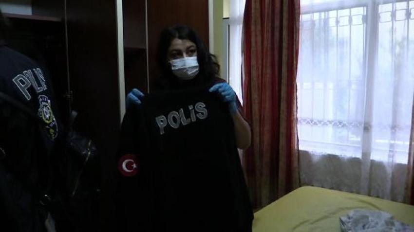 Fuhuş baskını yapılan evde polis yeleği çıktı