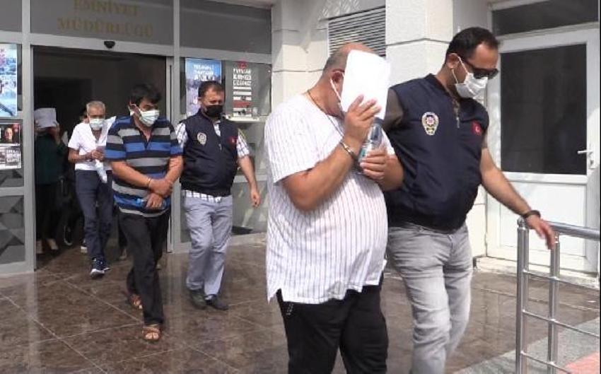 Fuhuş baskını yapılan evde polis yeleği çıktı