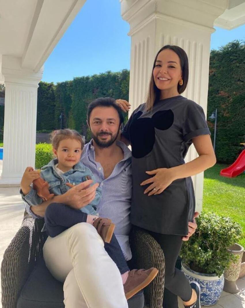 5 aylık hamile Bengü, tekne tatilinde!