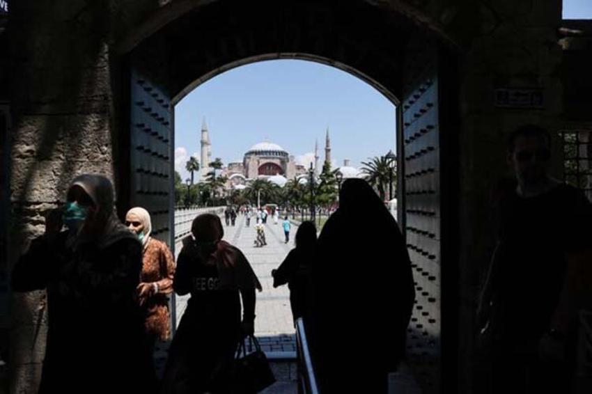 Hafta sonu hafta içi sokağa çıkma yasaklarıyla ilgili son dakika genelgesi! İşte 1 Temmuz sonrası normalleşmenin detayları... Tamamen değişiyor, Türkiye'de artık...