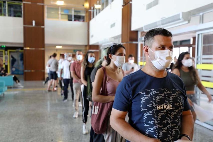 Bilim Kurulu Üyesi Tevfik Özlü bayrama kadar hedefi çizdi! Aşılama yüzde 55’i geçti ama...