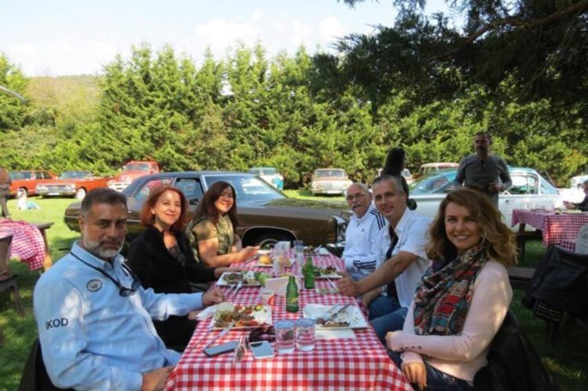 Usta oyuncu Rasim Öztekin'in binmeye doyamadığı klasik otomobili