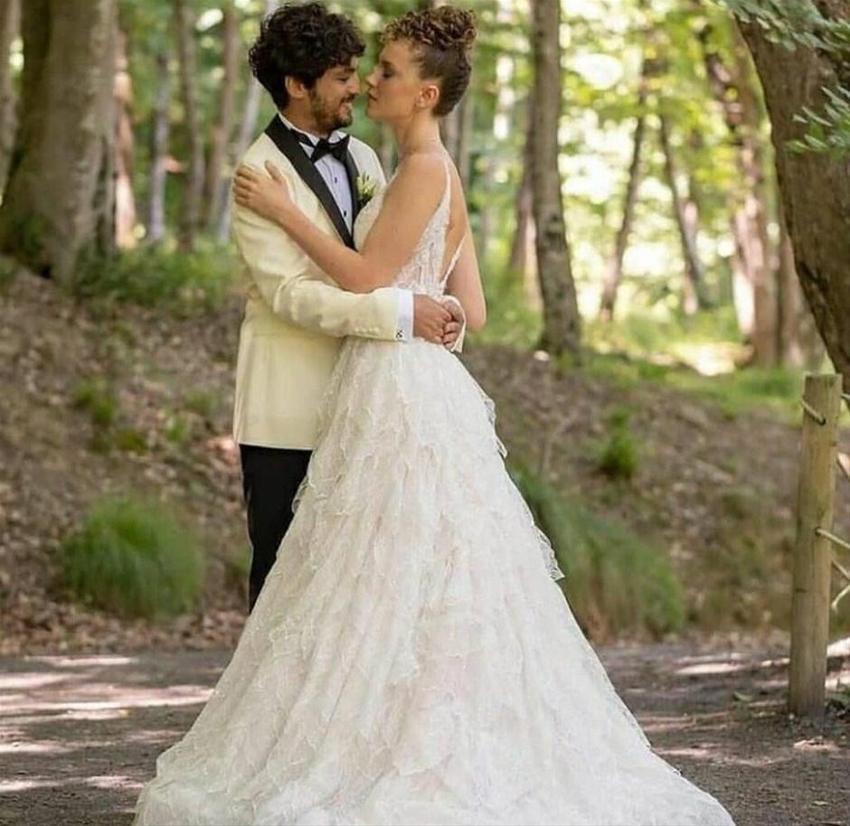Taner Ölmez ile Ece Çeşmioğlu mutluluğa 'evet' dedi!