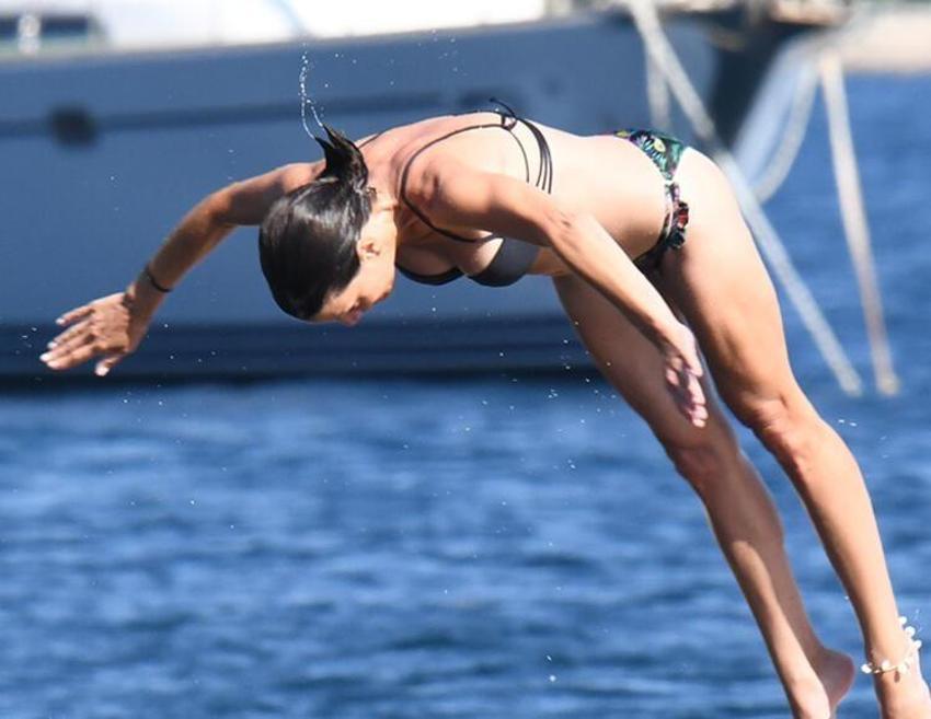 Ayça Varlıer'in ilginç dansı güldürdü!