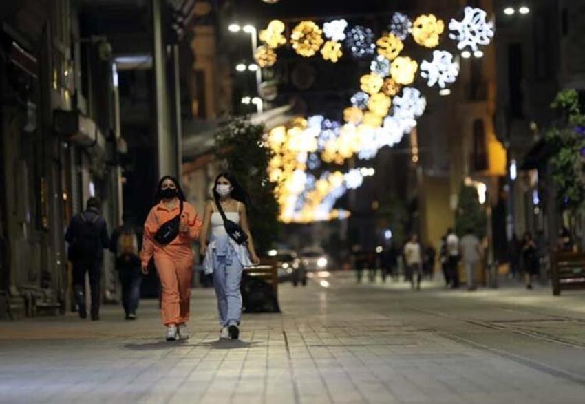 Hafta içi hafta sonu sokağa çıkma yasağı ile ilgili son dakika kararı! Yeniden geliyor, 1 Temmuz sonrası...