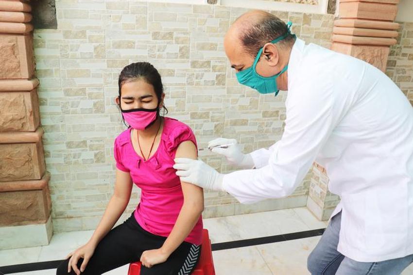 Aşı skandalı! Binlerce kişinin canını böyle tehlikeye attılar