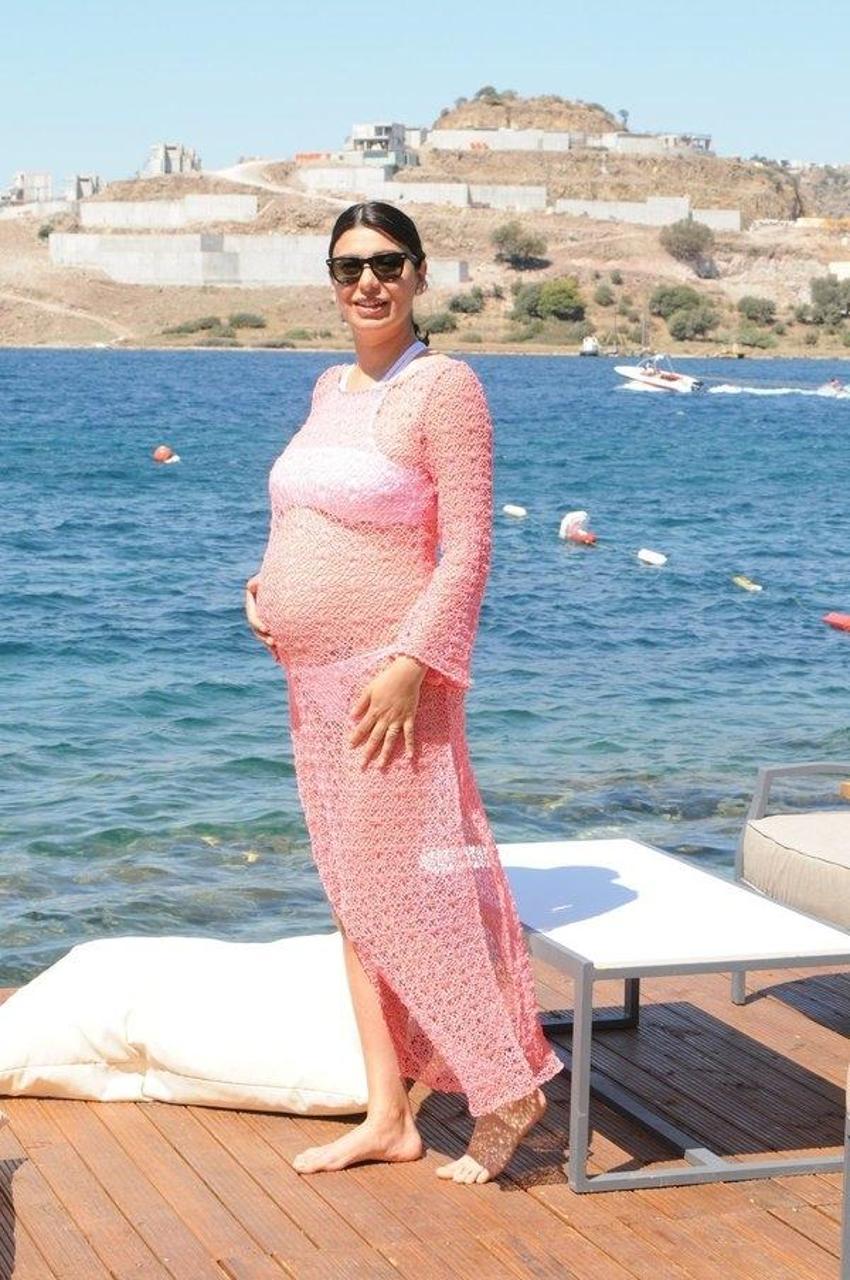 Çıplak fotoğraflarının yayınlanması Ebru Şancı'yı kızdırmıştı! Kötü haber geldi...