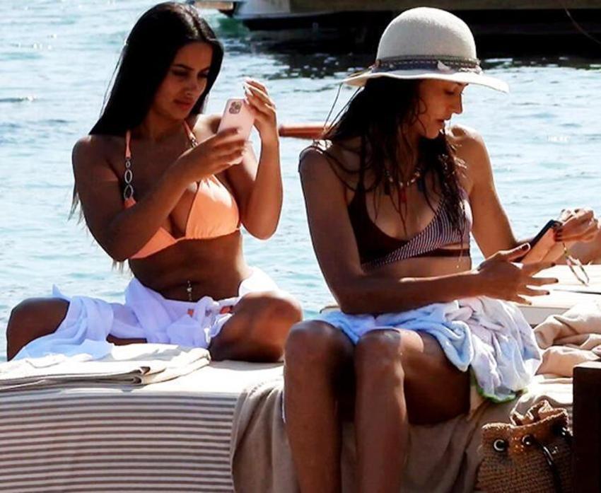 Tuğba Melis Türk Bodrum'da! Akşama kadar denize girmedi