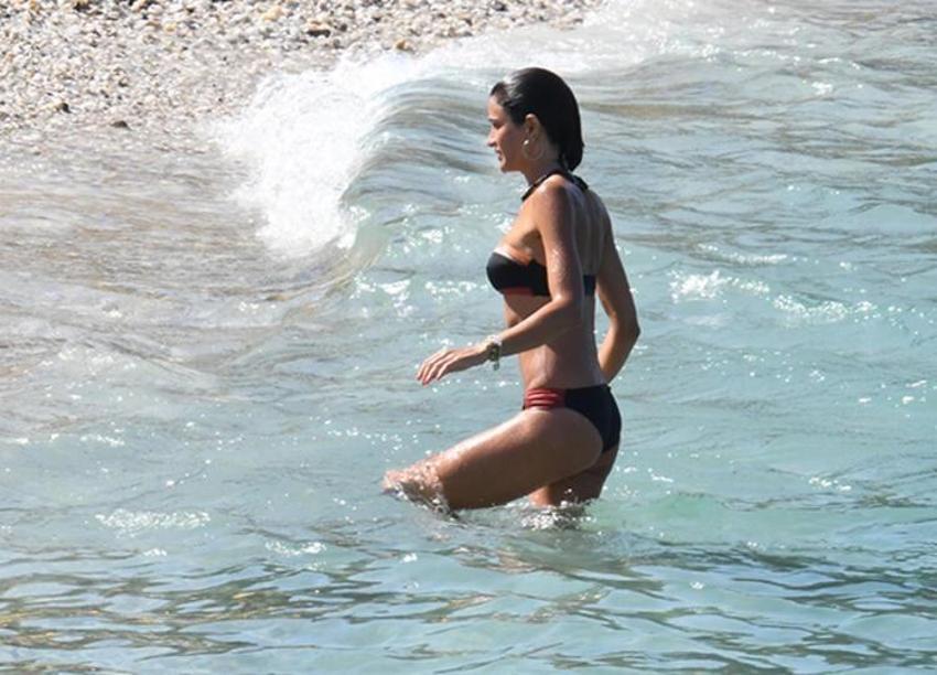 Berrak Tüzünataç'ın Bodrum'da eğlenceli anları!