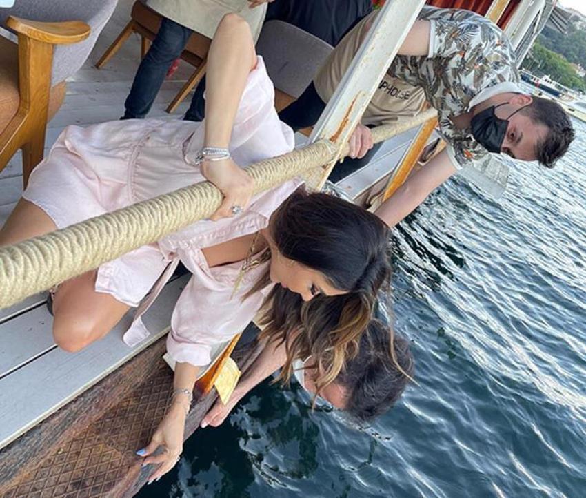 Esra Balamir'e 15 bin TL'ye mâl olan selfie!