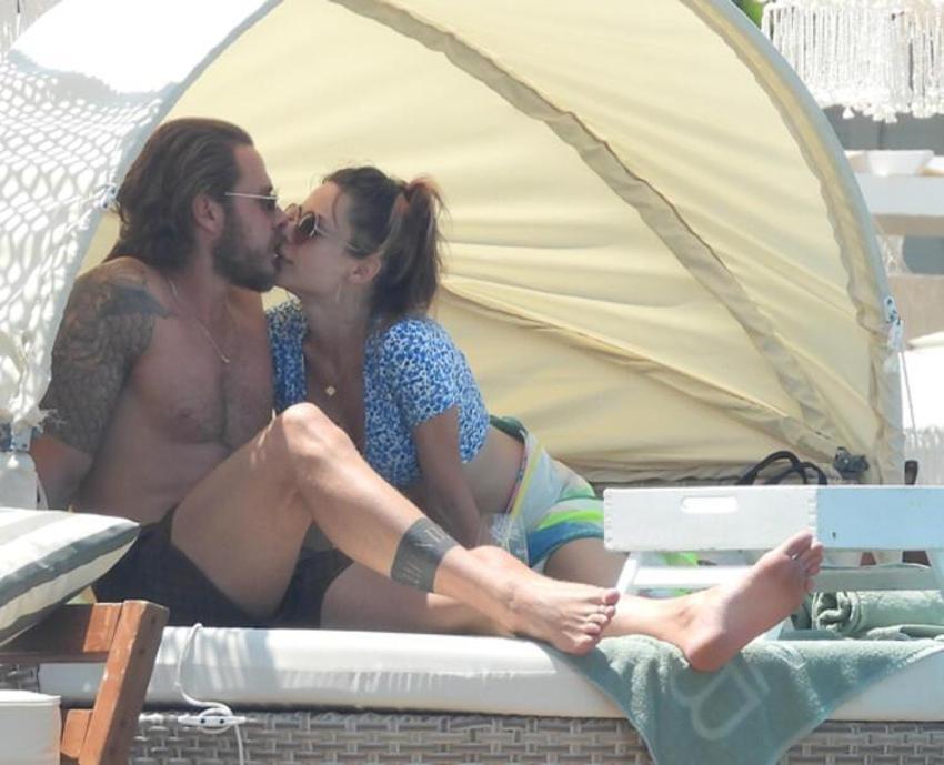 Burak Çelik ve Maria Way'in romantik anları!