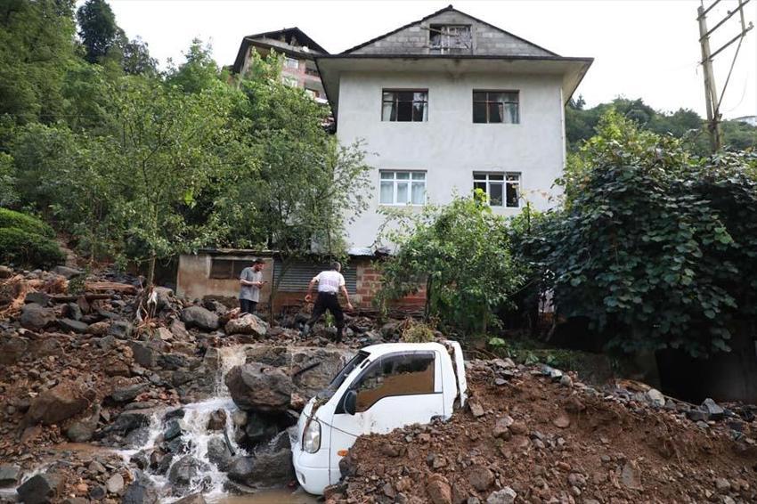 Peş peşe acı haberler geliyor! Evleri yıkıp geçti, felaket...