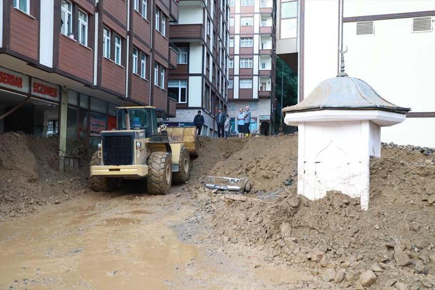 Peş peşe acı haberler geliyor! Evleri yıkıp geçti, felaket...