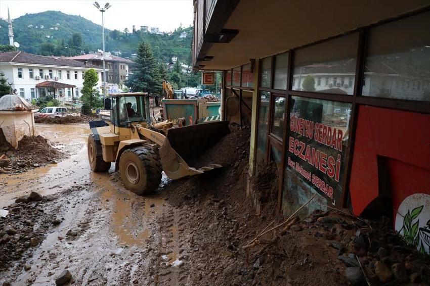 Peş peşe acı haberler geliyor! Evleri yıkıp geçti, felaket...