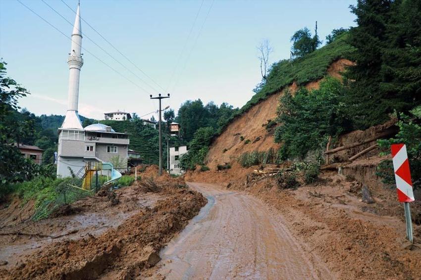 Peş peşe acı haberler geliyor! Evleri yıkıp geçti, felaket...