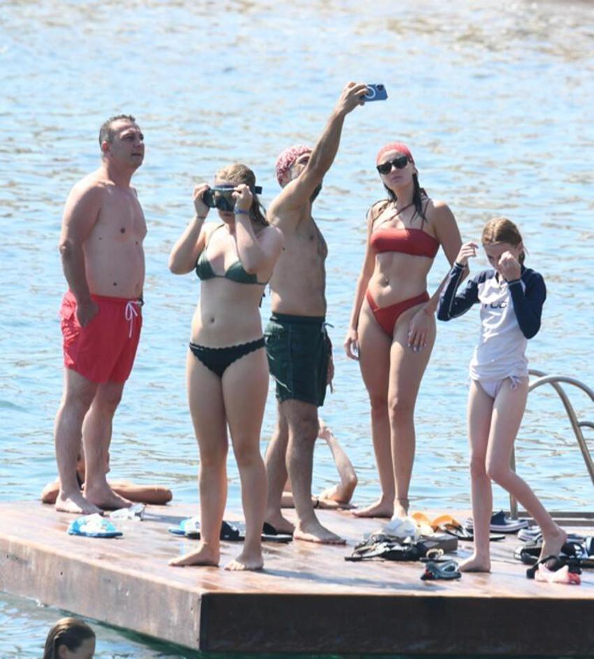 Alina Boz ve sevgilisi Mithat Can Özer tatilde! İskelede...
