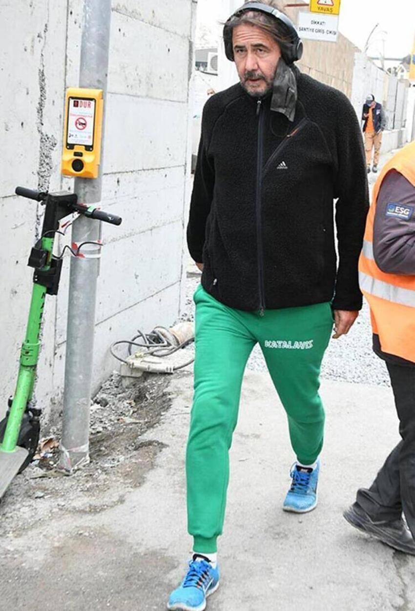 Hakan Meriçliler'in arabası yolda kaldı! Gün boyu çekici bekledi