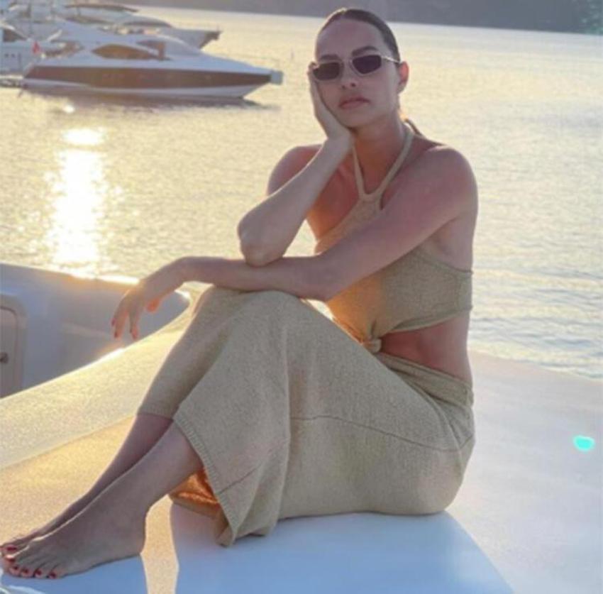 Yasemin-İzzet Özilhan çiftinden romantik paylaşım