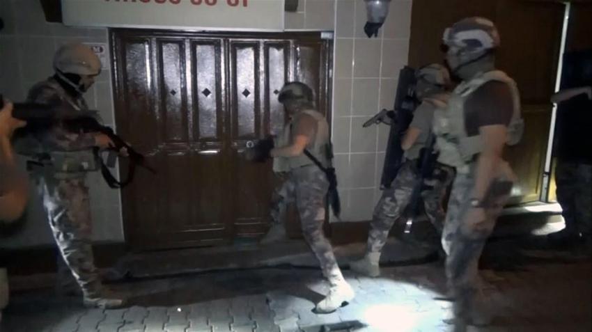 ‘Şirinler’den Sedat Peker çıktı! Örgüt üyelerine hediye etmiş