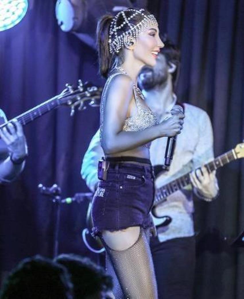 Hande Yener bu kez daha cesurunu giydi! Olay oldu