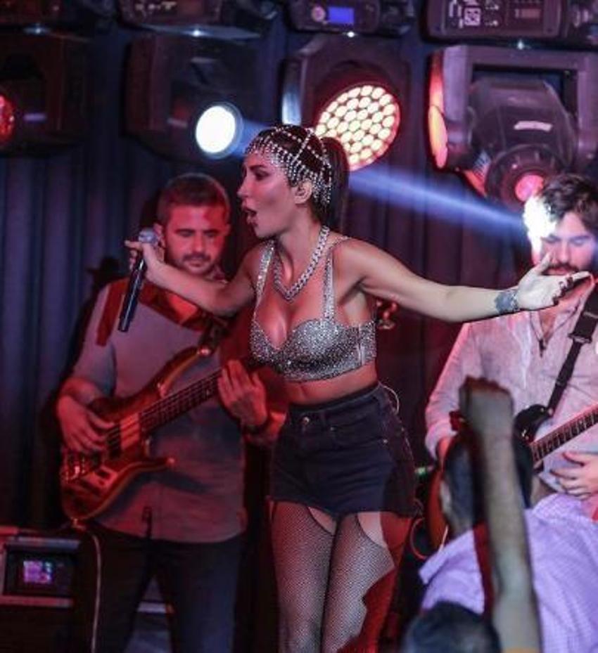 Hande Yener bu kez daha cesurunu giydi! Olay oldu