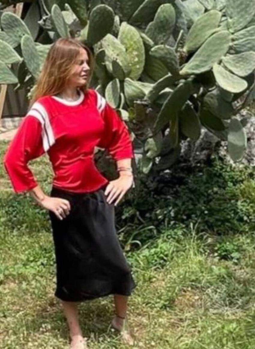 Naz Elmas denizi değil eşini tercih etti