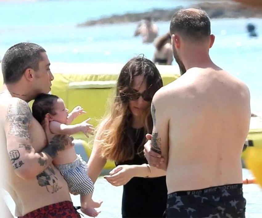 Can Bonomo ile Öykü Karayel aşka geldi! Dalgalarla dans...