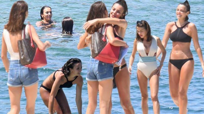 Tuvana Türkay ile Aslıhan Karalar'ın deniz keyfi!