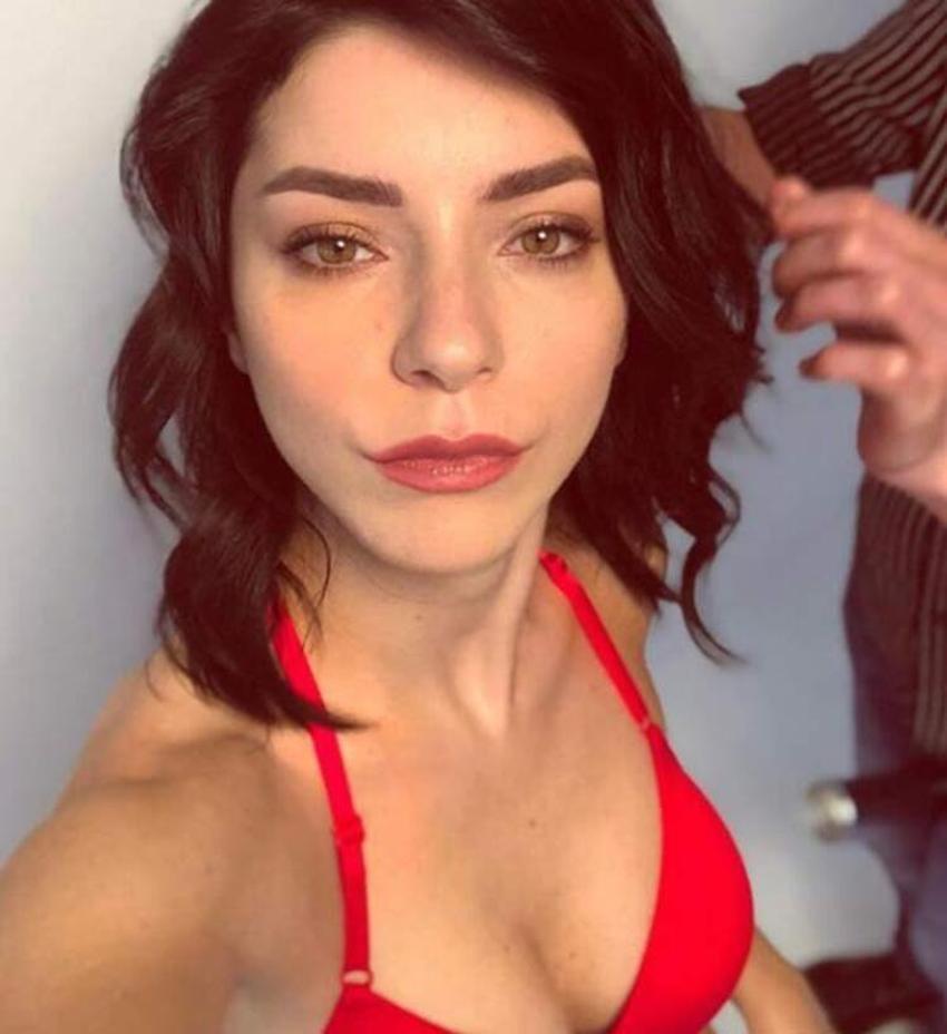 Merve Boluğur'dan maske eleştirisine yanıt! 'Benden sağlık geçer'