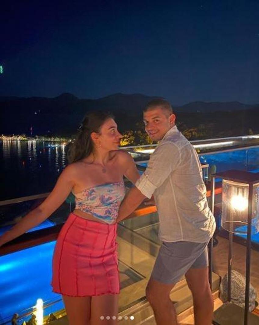Birsu Demir'in plajda verdiği pozlar dikkat çekti!