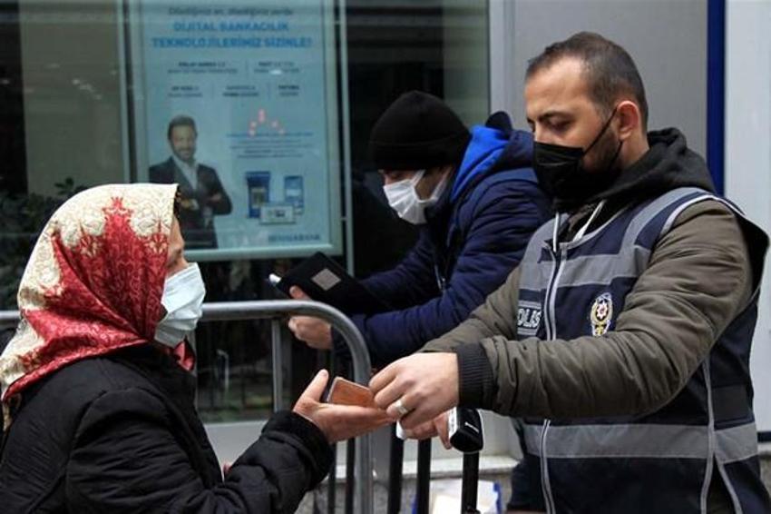 Hafta sonu hafta içi sokağa çıkma yasaklarıyla ilgili son dakika gelişmesi! Vakalar patladı, ve geliyor, peş peşe yasak kararları...