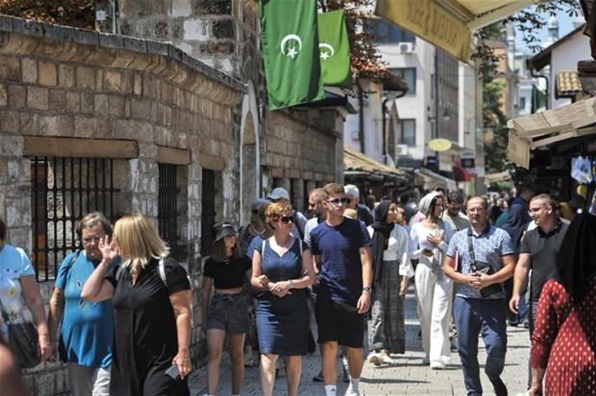 Hafta sonu hafta içi sokağa çıkma yasaklarıyla ilgili son dakika gelişmesi! Vakalar patladı, ve geliyor, peş peşe yasak kararları...