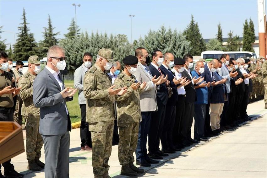 Türkiye şehitlerine ağlıyor! Gaziantep'te uğurlama töreni