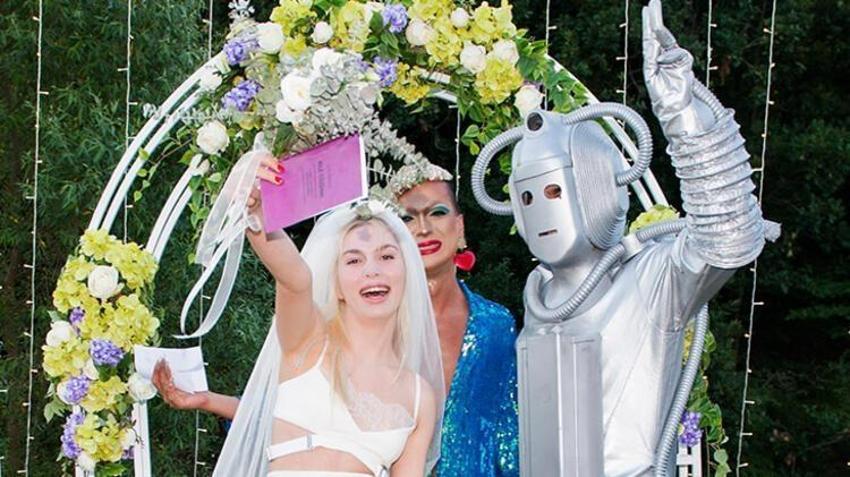 Aleyna Tilki gelinlik giydi! Robotla evlendi!