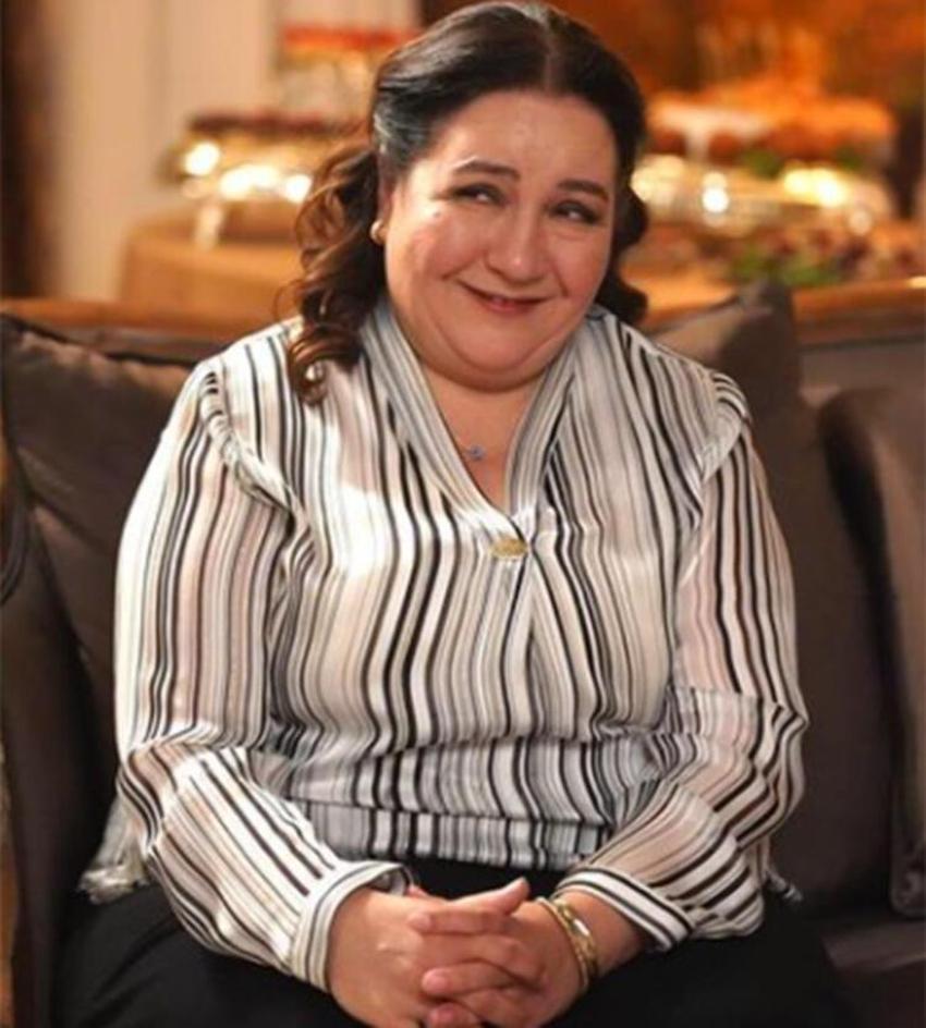 Hülya Duyar'dan hayranlarını üzen haber! Beyninde tümör çıktı....