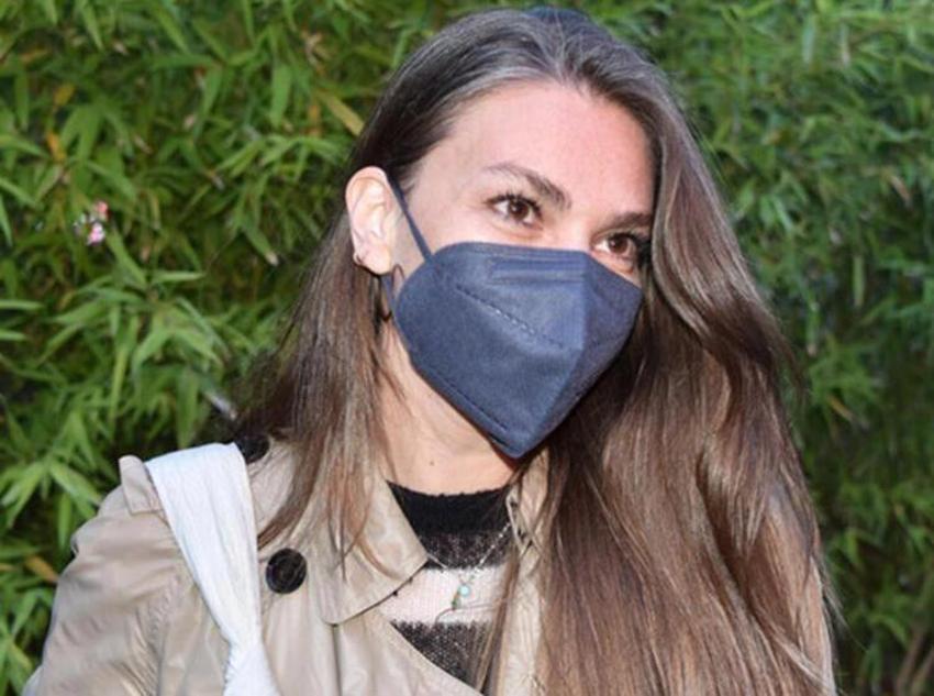 Aslı Enver'e dev teklif! Ödüllü dizinin uyarlaması için başrol...